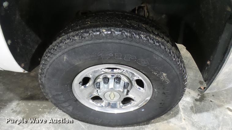 image for item DX9347 2010 Chevrolet Silverado 2500HD Ext. Cab pickup truck