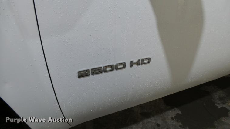 image for item DX9347 2010 Chevrolet Silverado 2500HD Ext. Cab pickup truck