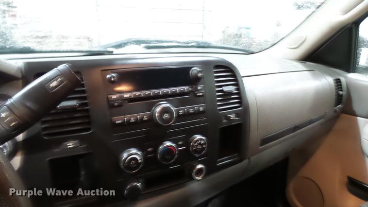 image for item DX9347 2010 Chevrolet Silverado 2500HD Ext. Cab pickup truck