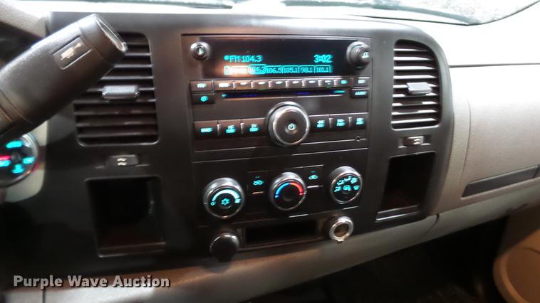 image for item DX9347 2010 Chevrolet Silverado 2500HD Ext. Cab pickup truck