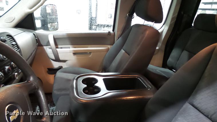 image for item DX9347 2010 Chevrolet Silverado 2500HD Ext. Cab pickup truck