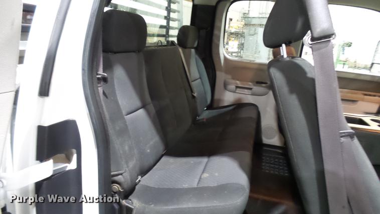 image for item DX9347 2010 Chevrolet Silverado 2500HD Ext. Cab pickup truck