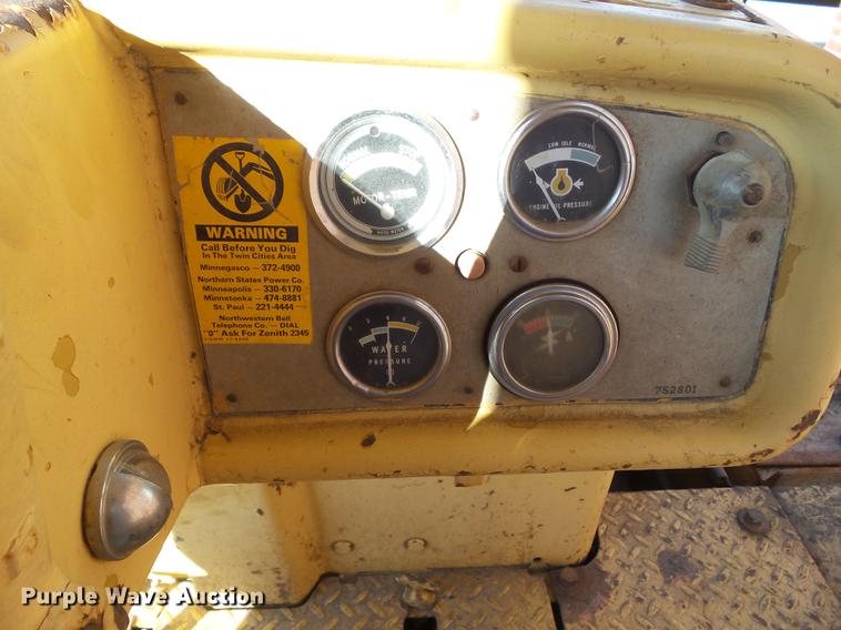 image for item DZ9056 1968 Caterpillar D6C dozer