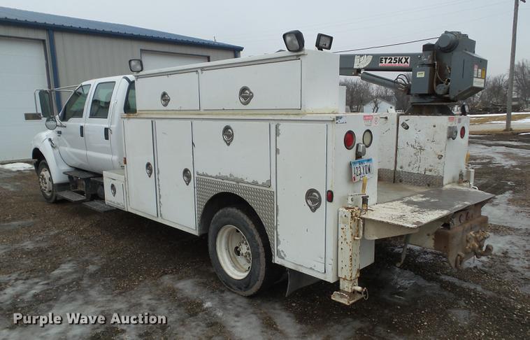 image for item DZ9169 2005 Ford F650 Super Duty service truck with crane