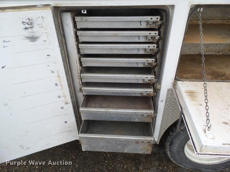 image for item DZ9169 2005 Ford F650 Super Duty service truck with crane