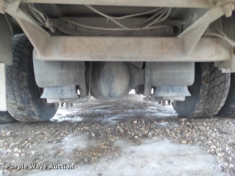 image for item DZ9169 2005 Ford F650 Super Duty service truck with crane