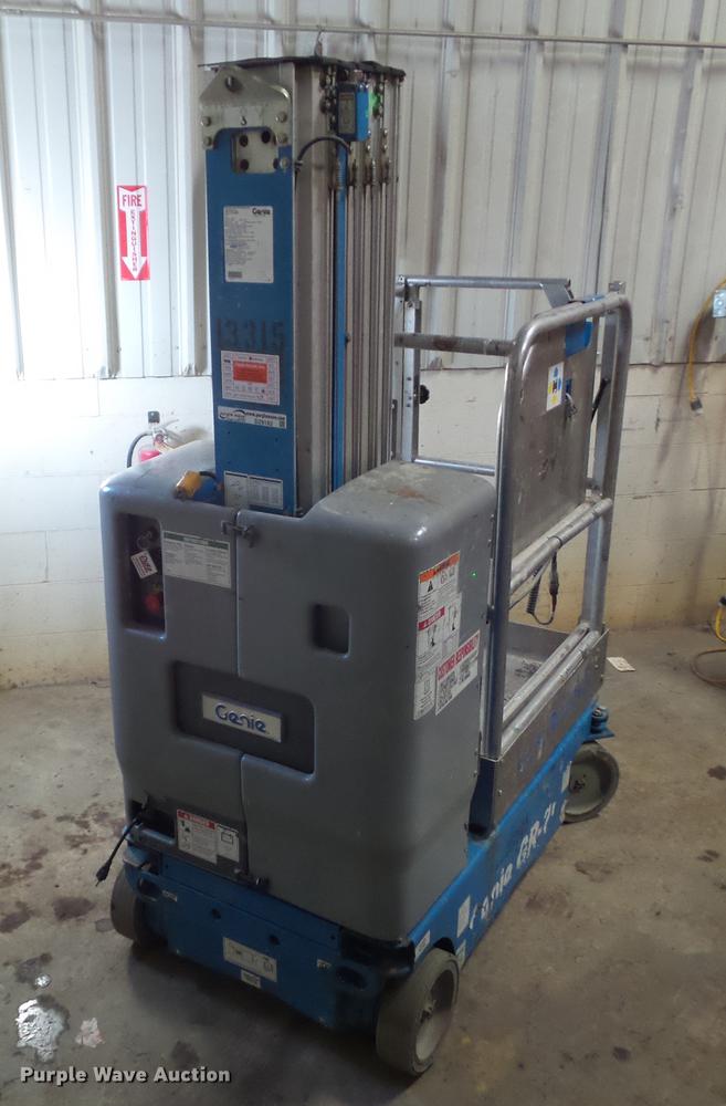 image for item DZ9182 2009 Genie GR20 vertical lift