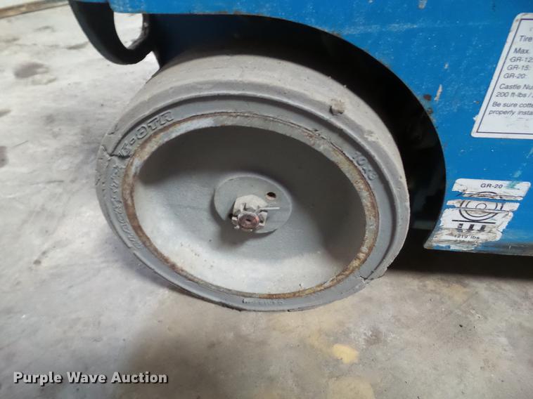 image for item DZ9182 2009 Genie GR20 vertical lift