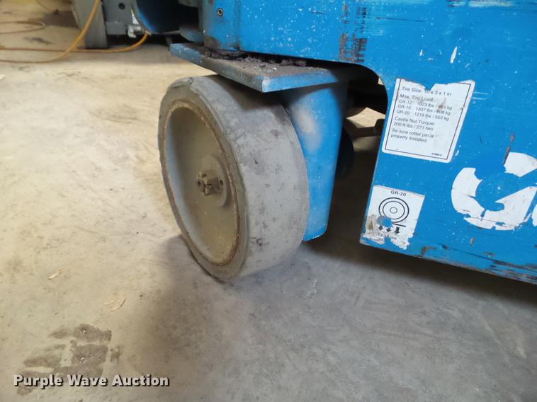 image for item DZ9182 2009 Genie GR20 vertical lift