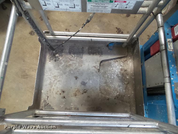 image for item DZ9182 2009 Genie GR20 vertical lift