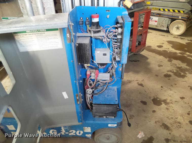 image for item DZ9182 2009 Genie GR20 vertical lift