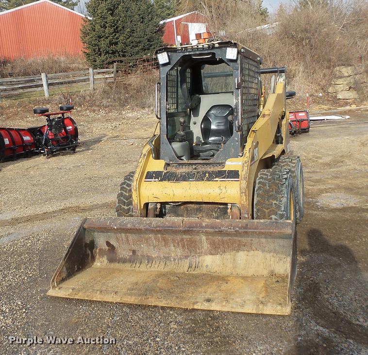 image for item EA9666 2005 Caterpillar 242B skid steer