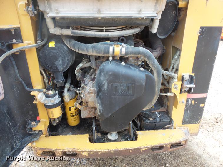 image for item EA9666 2005 Caterpillar 242B skid steer