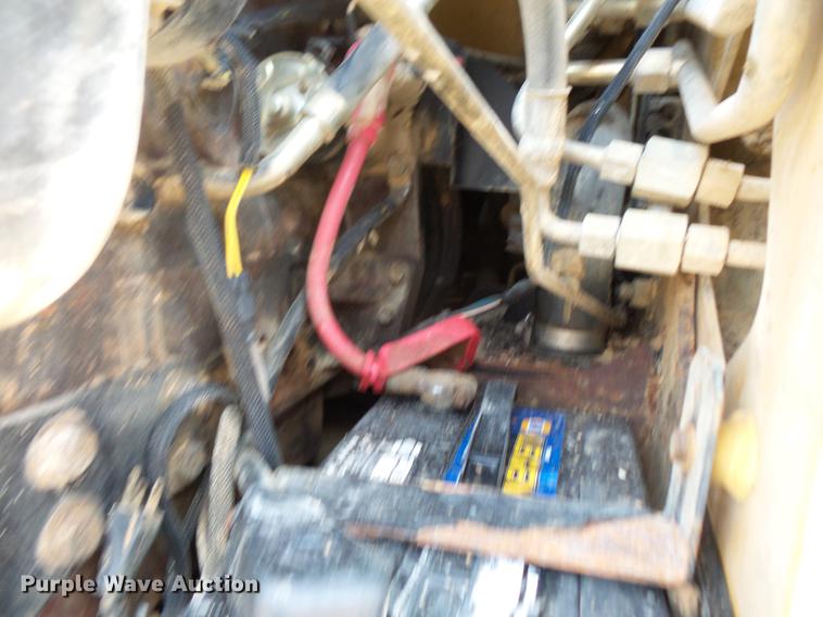 image for item EA9666 2005 Caterpillar 242B skid steer