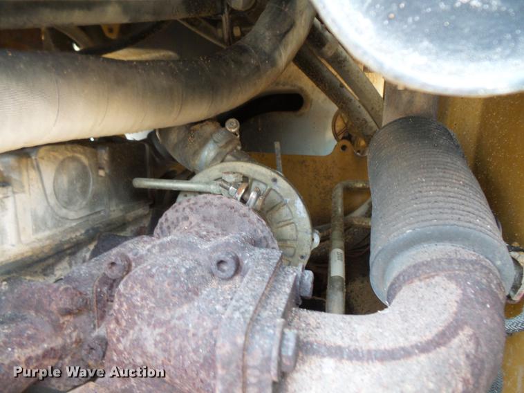 image for item EA9666 2005 Caterpillar 242B skid steer