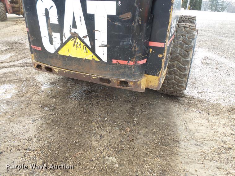 image for item EA9666 2005 Caterpillar 242B skid steer