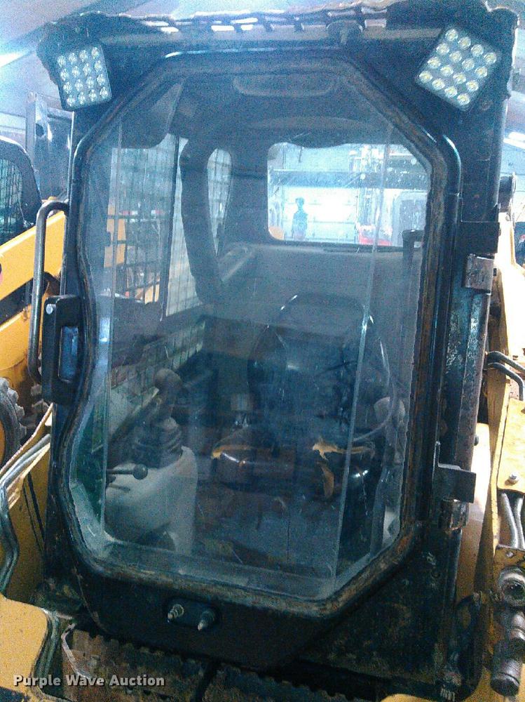 image for item EA9666 2005 Caterpillar 242B skid steer