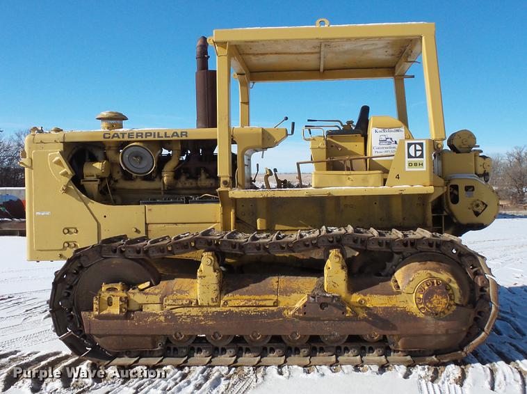 image for item EA9677 1967 Caterpillar D8H crawler tractor