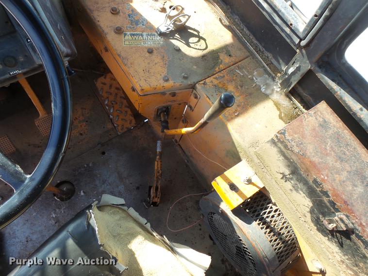 image for item EA9678 1976 Case 580C backhoe