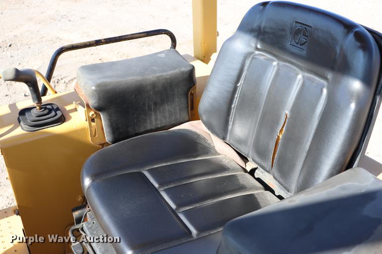 image for item EC9421 1992 Caterpillar D4C Series II dozer