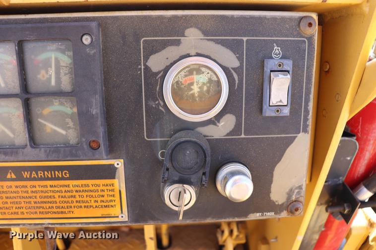 image for item EC9421 1992 Caterpillar D4C Series II dozer