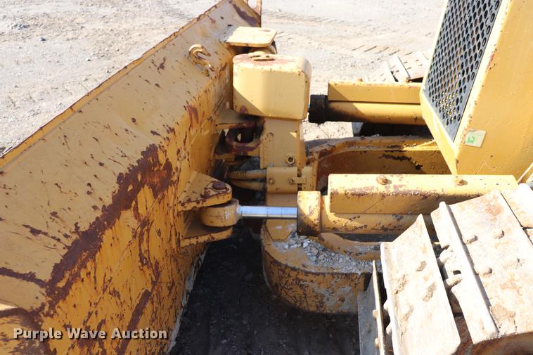image for item EC9421 1992 Caterpillar D4C Series II dozer