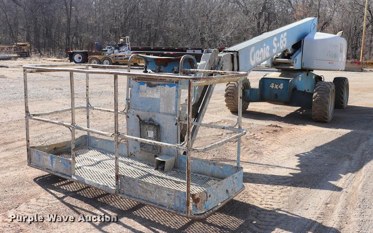 image for item EC9434 2005 Genie S65 boom lift