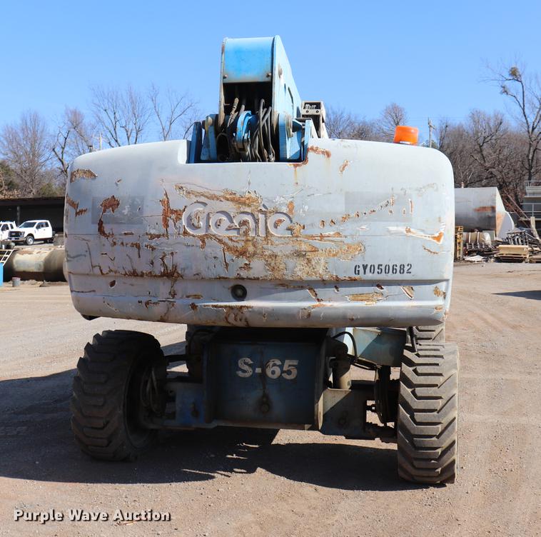 image for item EC9434 2005 Genie S65 boom lift