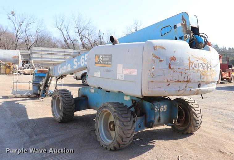 image for item EC9434 2005 Genie S65 boom lift