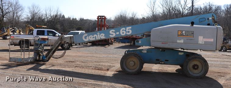image for item EC9434 2005 Genie S65 boom lift