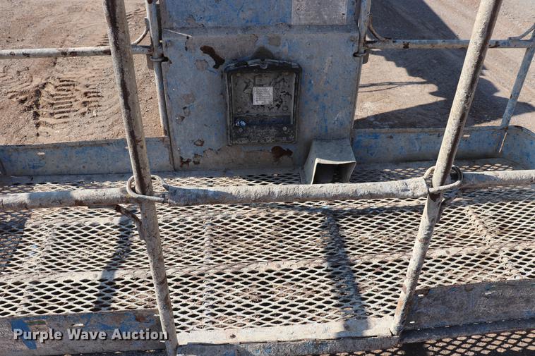 image for item EC9434 2005 Genie S65 boom lift