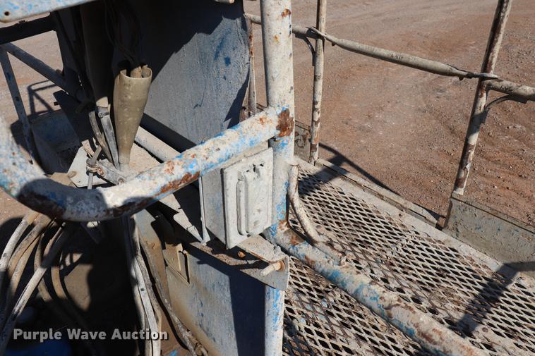 image for item EC9434 2005 Genie S65 boom lift