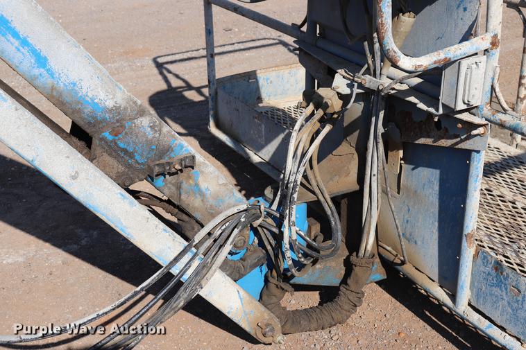 image for item EC9434 2005 Genie S65 boom lift