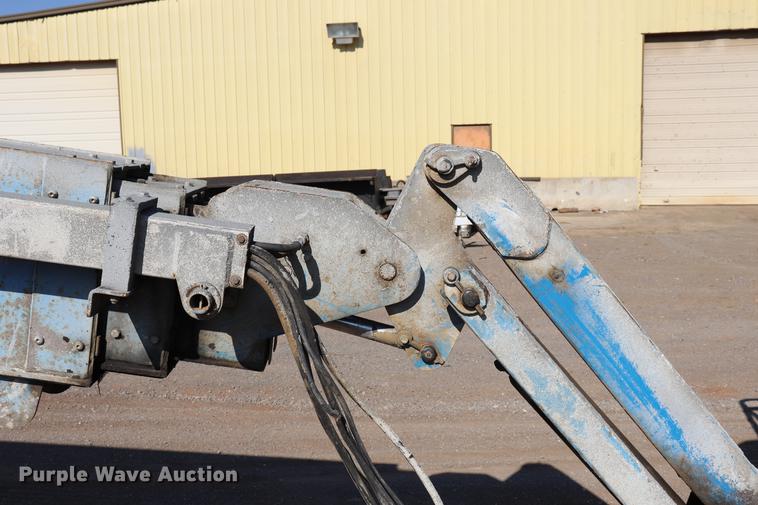 image for item EC9434 2005 Genie S65 boom lift