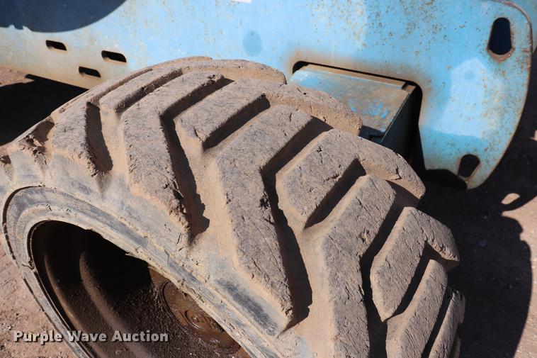 image for item EC9434 2005 Genie S65 boom lift