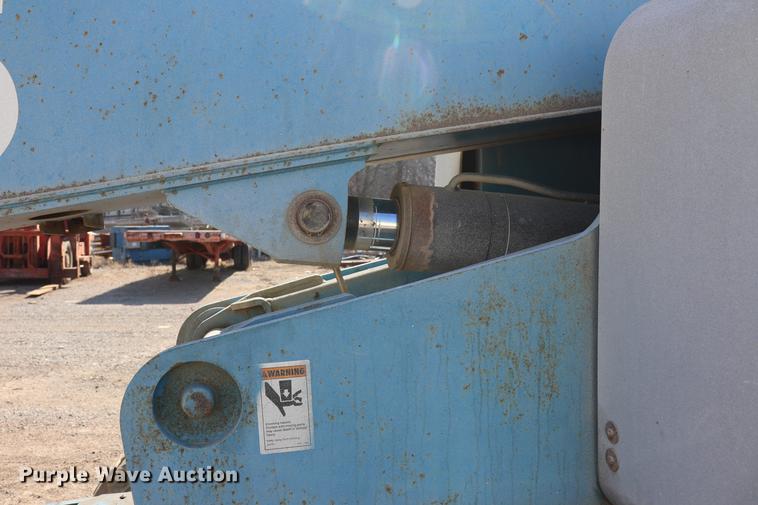 image for item EC9434 2005 Genie S65 boom lift
