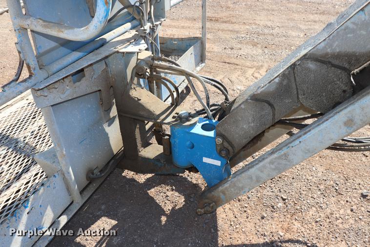 image for item EC9434 2005 Genie S65 boom lift