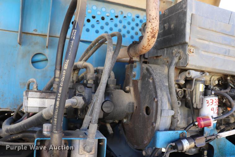 image for item EC9434 2005 Genie S65 boom lift