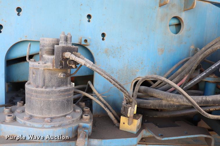 image for item EC9434 2005 Genie S65 boom lift