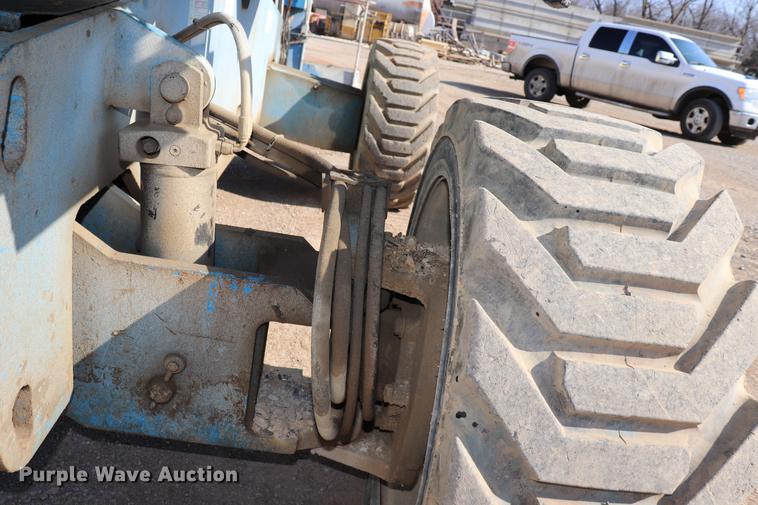 image for item EC9434 2005 Genie S65 boom lift