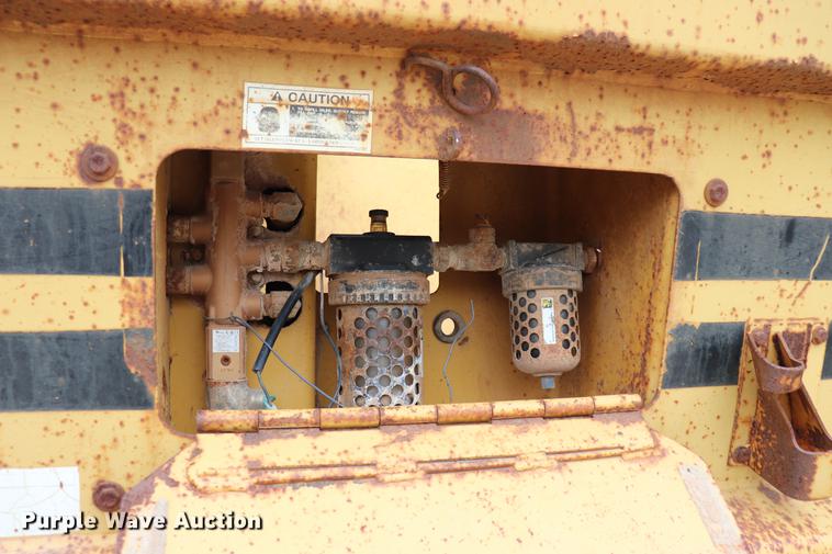 image for item ED9724 1996 Load King 2060 bottom dump trailer