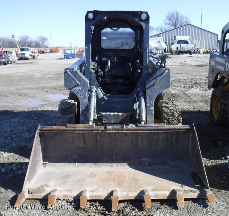 image for item EP9171 2013 John Deere 318D skid steer
