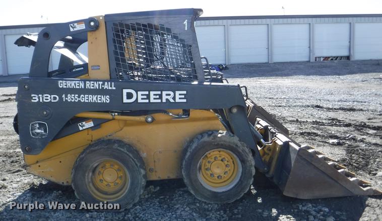 image for item EP9171 2013 John Deere 318D skid steer