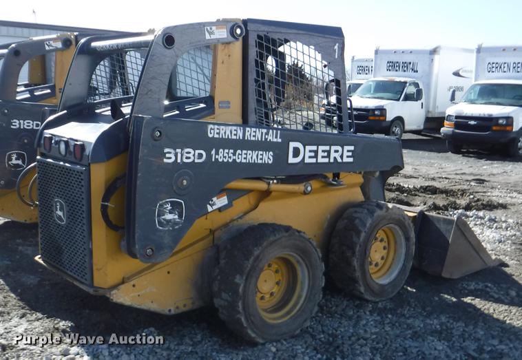 image for item EP9171 2013 John Deere 318D skid steer