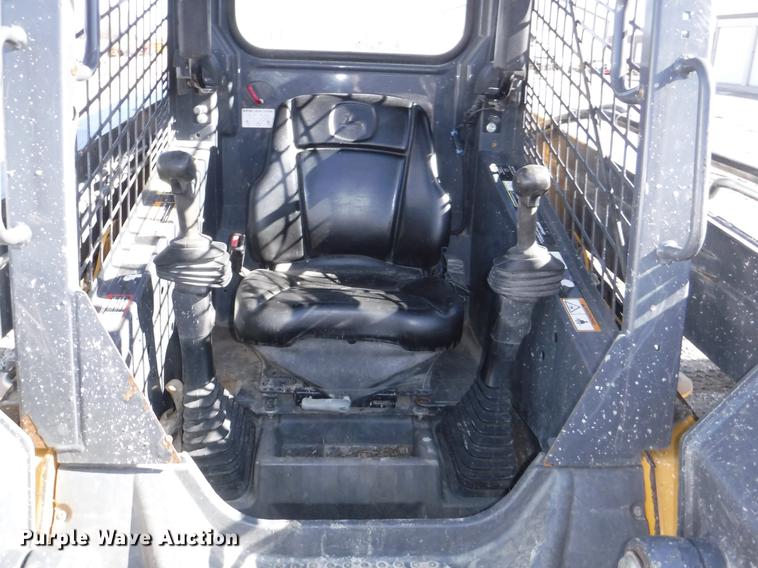 image for item EP9171 2013 John Deere 318D skid steer
