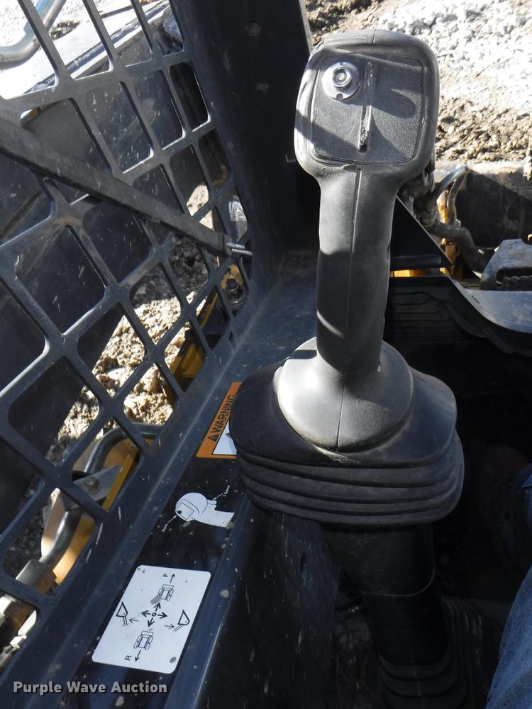 image for item EP9171 2013 John Deere 318D skid steer