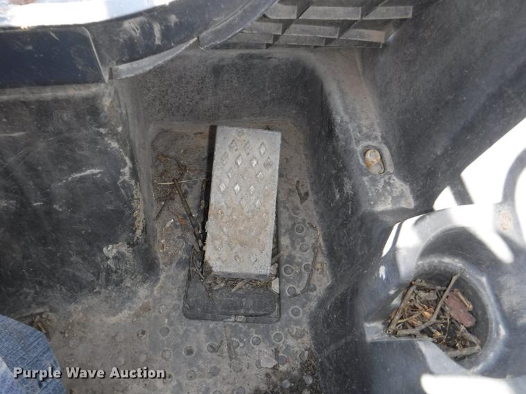 image for item EP9171 2013 John Deere 318D skid steer