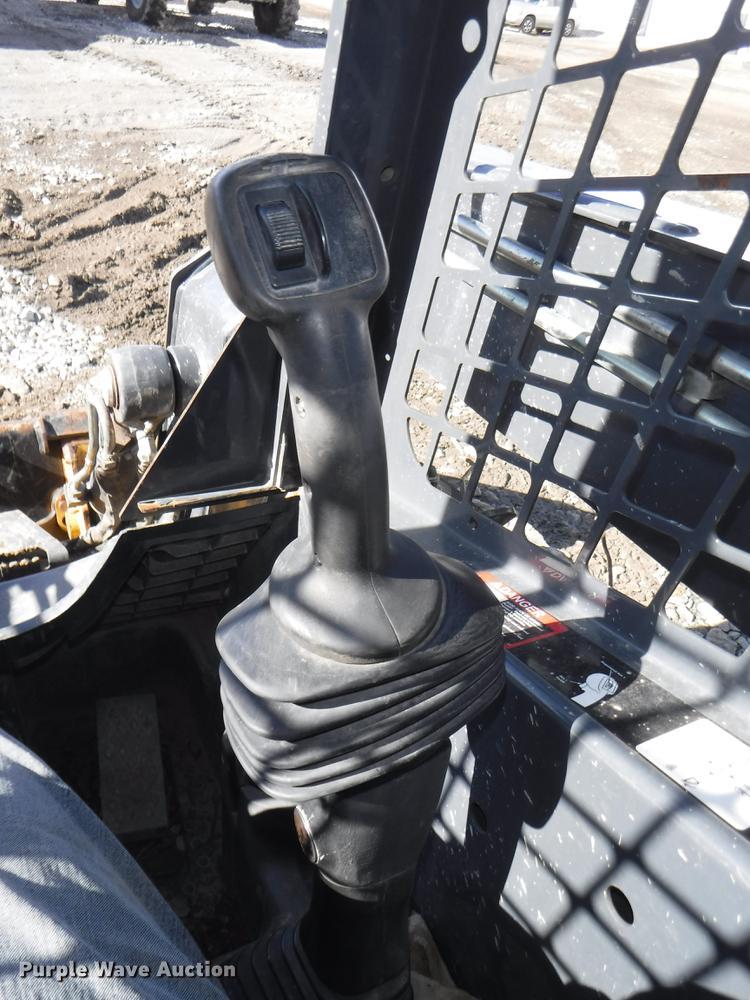 image for item EP9171 2013 John Deere 318D skid steer