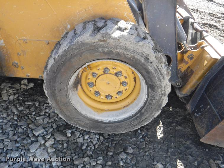 image for item EP9171 2013 John Deere 318D skid steer