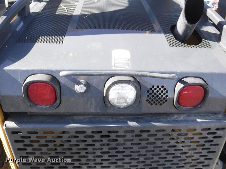 image for item EP9171 2013 John Deere 318D skid steer